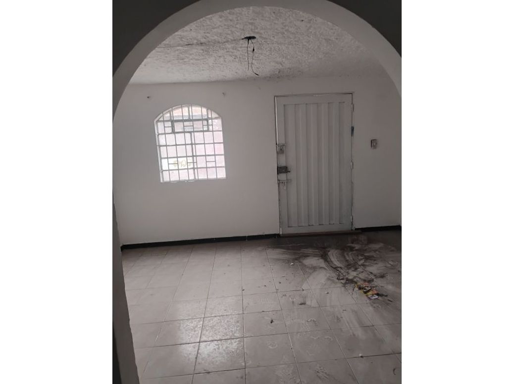 Casa de 12 alcobas en venta en El Carmen, Bogotá, 400 m² · foto 3 de 15