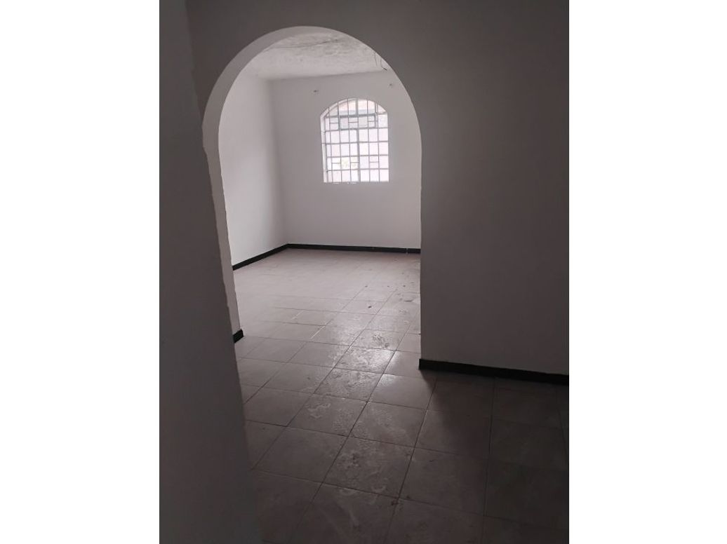 Casa de 12 alcobas en venta en El Carmen, Bogotá, 400 m² · foto 4 de 15