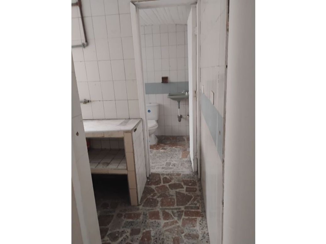Casa de 12 alcobas en venta en El Carmen, Bogotá, 400 m² · foto 7 de 15