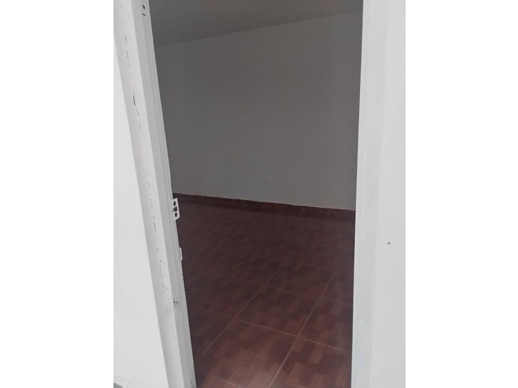 Casa de 12 alcobas en venta en El Carmen, Bogotá, 400 m² · foto 13 de 15