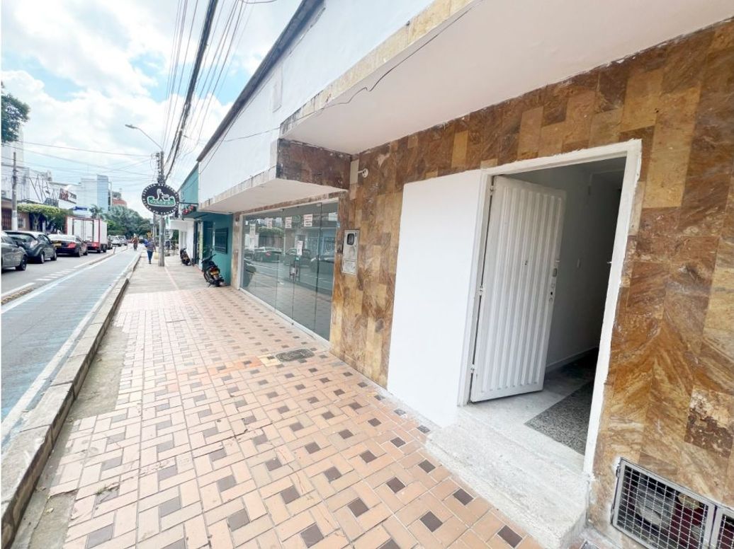 SE ARRIENDA CASA COMERCIAL EN CABECERA en Cabecera