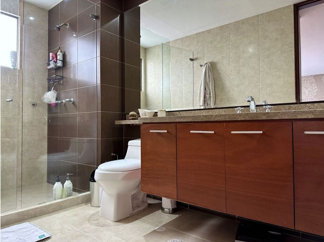 Apartamento de 4 alcobas en venta en Altos De La Colina, Bogotá, 170 m² · foto 16 de 20