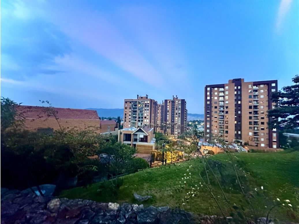 Apartamento de 4 alcobas en venta en Altos De La Colina, Bogotá, 170 m² · foto 4 de 20