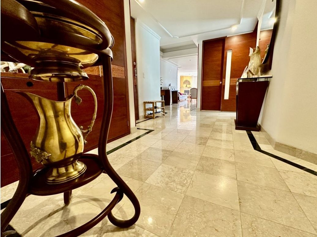Apartamento de 3 alcobas en venta en La Calleja, Bogotá, 227 m² · foto 5 de 14