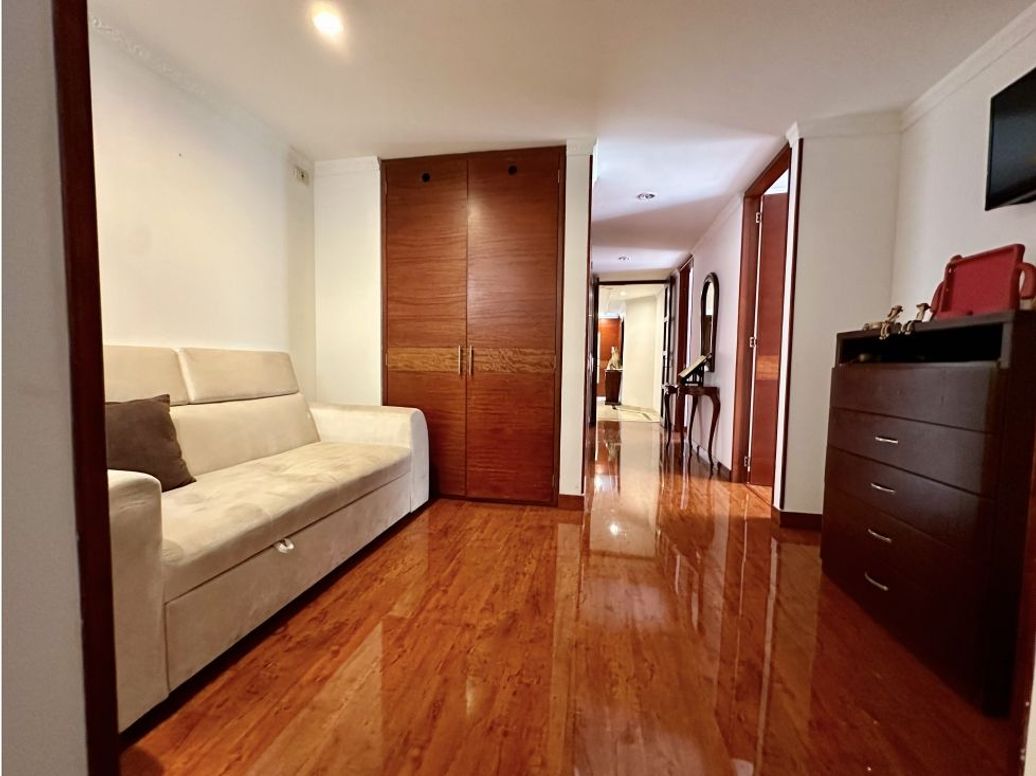 Apartamento de 3 alcobas en venta en La Calleja, Bogotá, 227 m² · foto 6 de 14