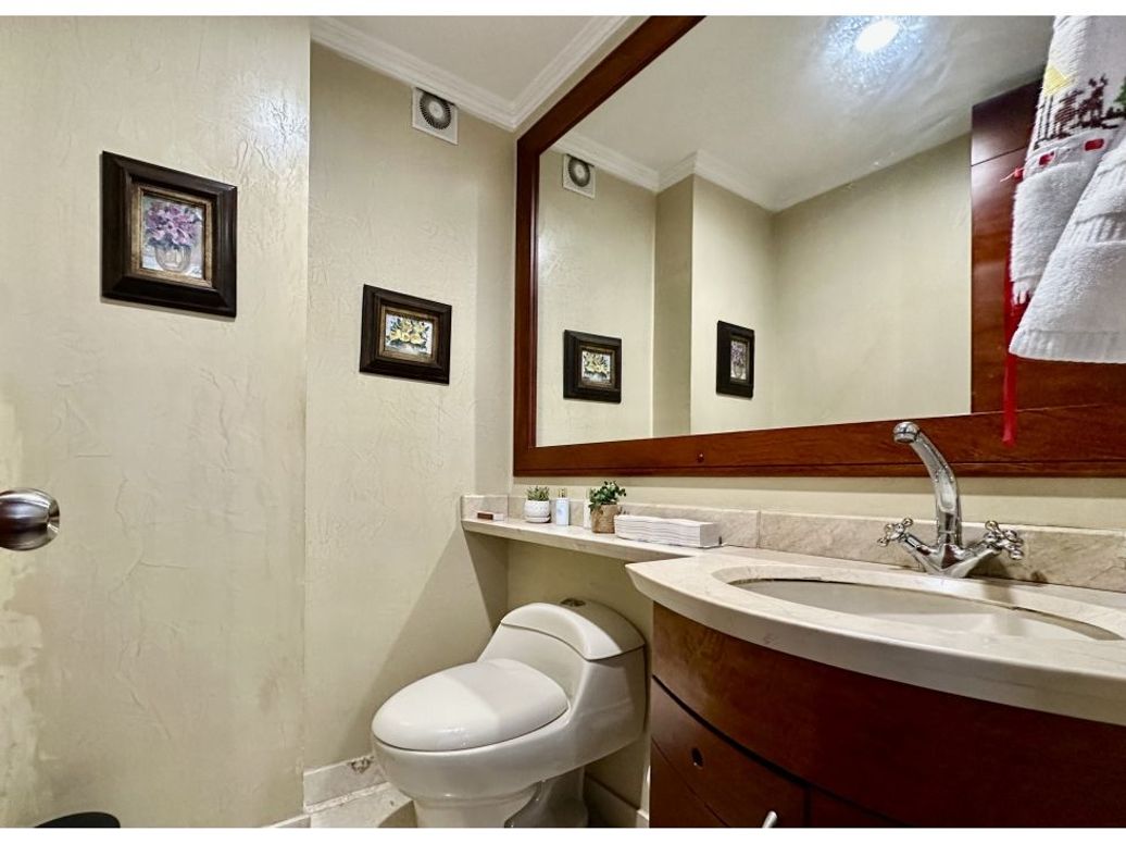 Apartamento de 3 alcobas en venta en La Calleja, Bogotá, 227 m² · foto 12 de 14