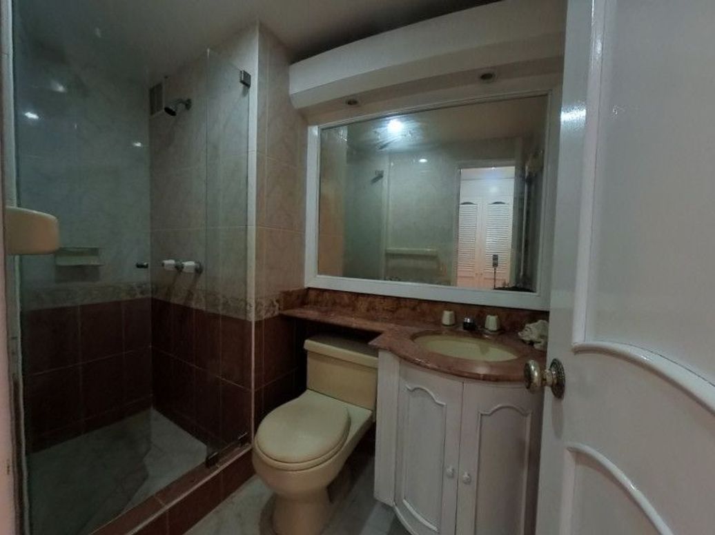 Apartamento de 1 alcoba en venta en Chicó Norte, Bogotá, 40 m² · foto 11 de 14