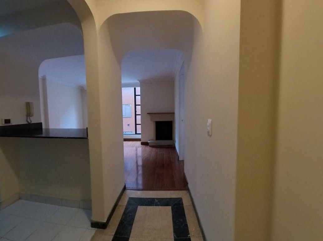 Apartamento de 1 alcoba en venta en Chicó Norte, Bogotá, 40 m² · foto 2 de 14
