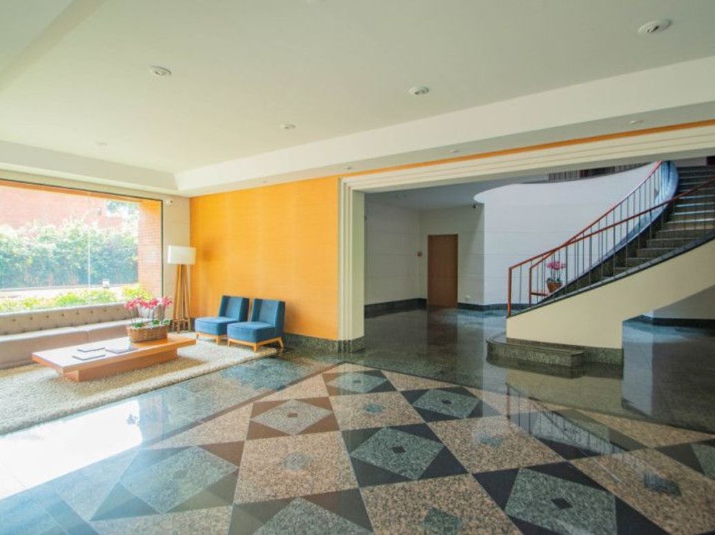 Apartamento de 3 alcobas en venta en Cerros De Santa Barbara, Bogotá, 305 m² · foto 3 de 20