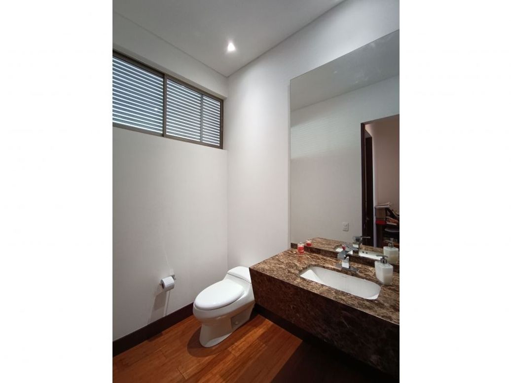 Apartamento de 3 alcobas en venta en Los Naranjos, Bogotá, 179 m² · foto 11 de 20