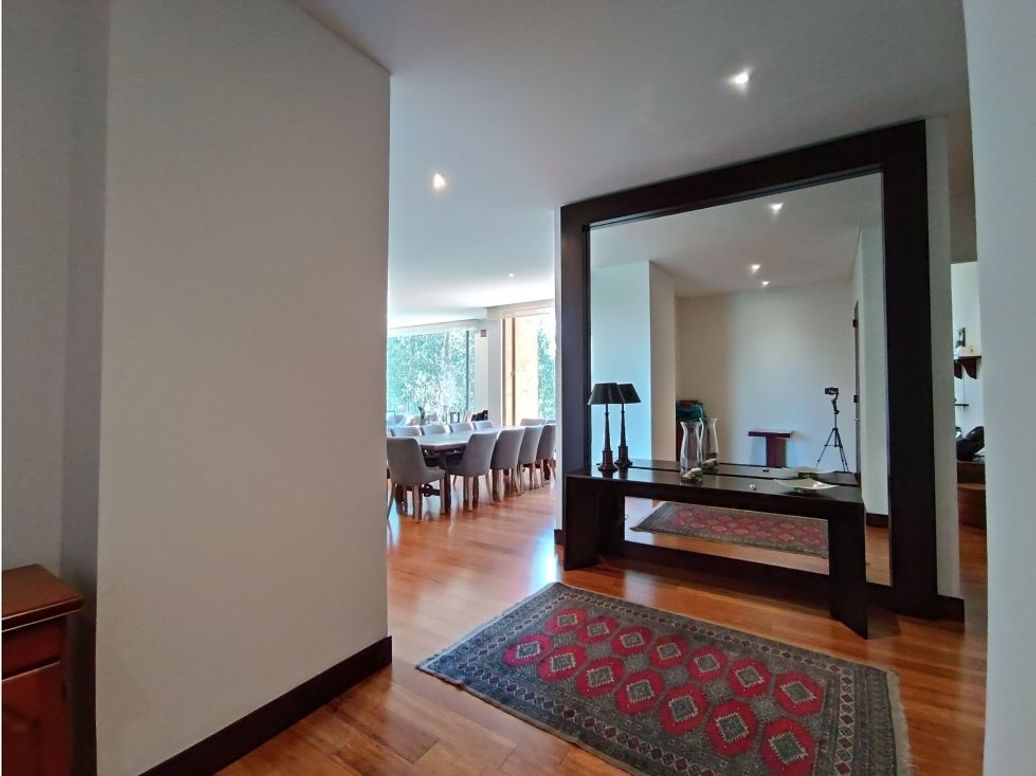 Apartamento de 3 alcobas en venta en Los Naranjos, Bogotá, 179 m² · foto 3 de 20