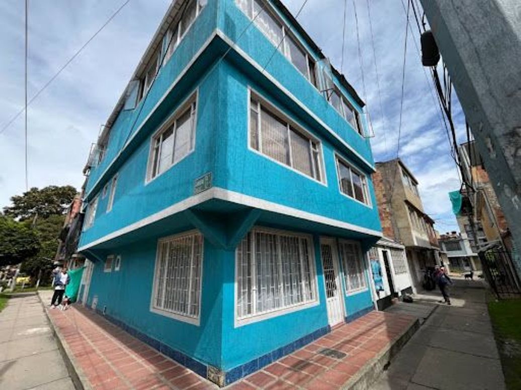 Casa de 7 alcobas en venta en Quirigua, Bogotá, 77 m² · foto 2 de 20