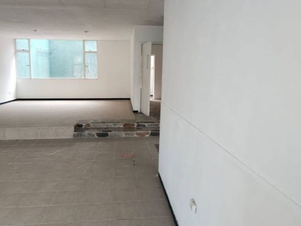 Casa de 4 alcobas en venta en Santa Isabel, Bogotá, 202 m² · foto 2 de 7