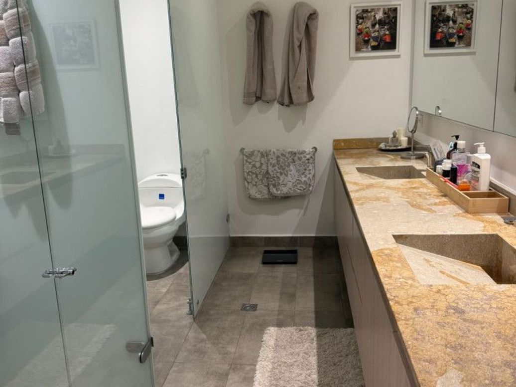 Apartamento de 3 alcobas en venta en La Carolina, Bogotá, 303 m² · foto 18 de 20