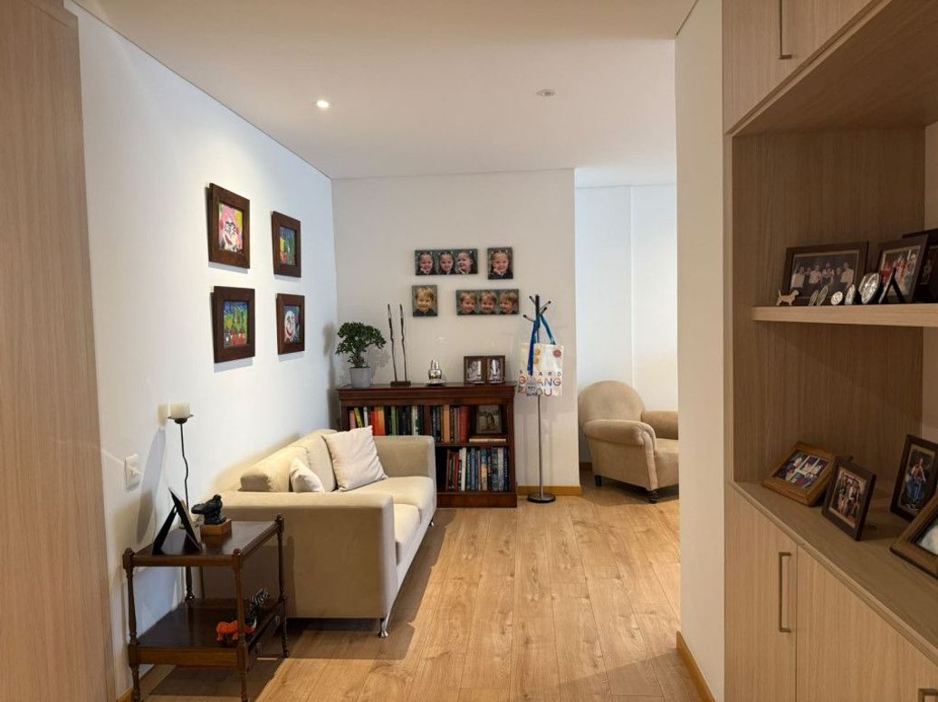 Apartamento de 3 alcobas en venta en La Carolina, Bogotá, 303 m² · foto 8 de 20