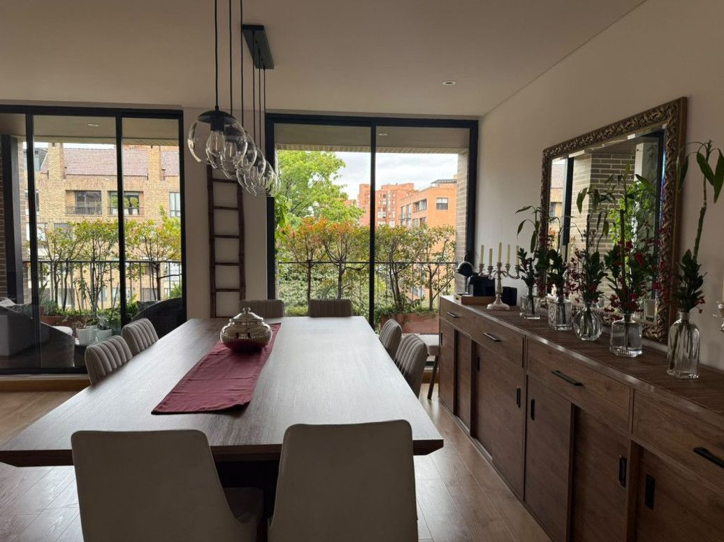 Apartamento de 3 alcobas en venta en La Carolina, Bogotá, 303 m² · foto 4 de 20