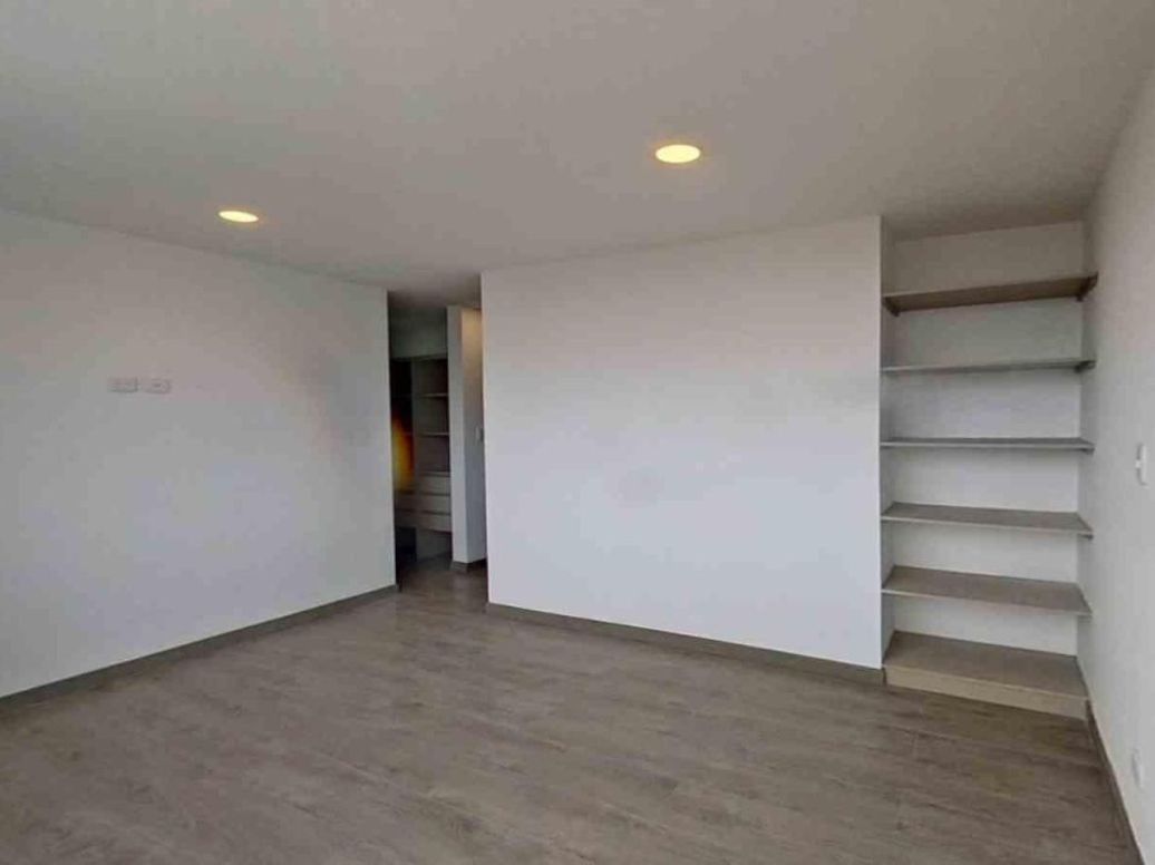 Apartamento de 2 alcobas en venta en La Castellana, Bogotá, 61 m² · foto 8 de 14
