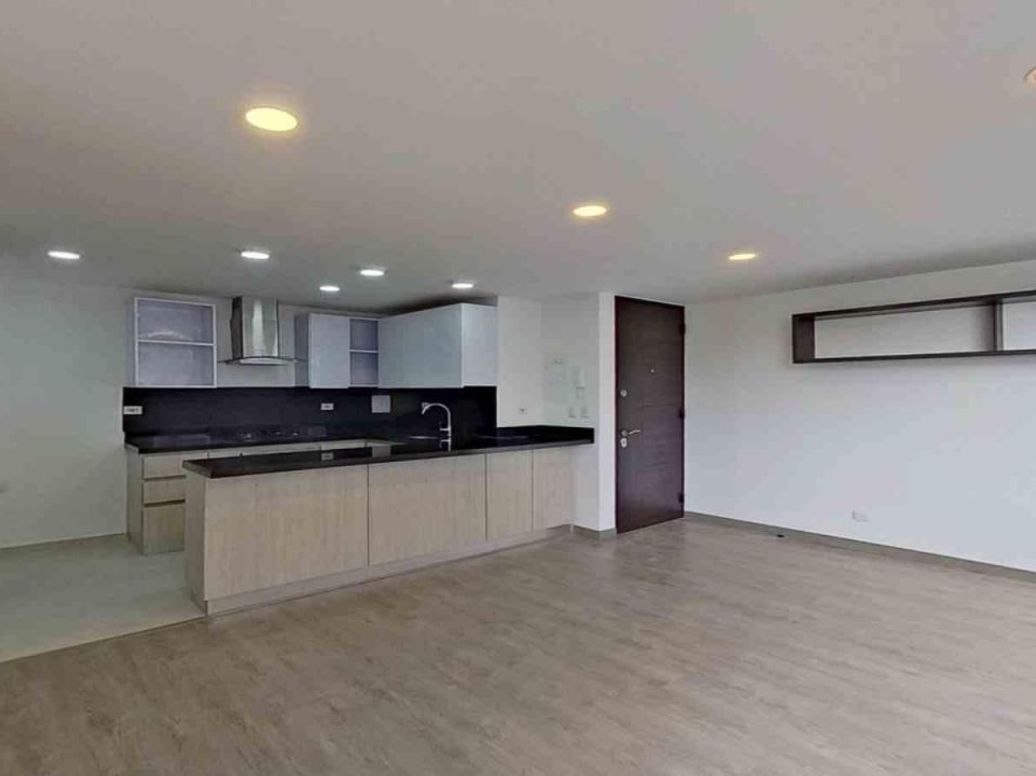 Apartamento de 2 alcobas en venta en La Castellana, Bogotá, 61 m² · foto 2 de 14