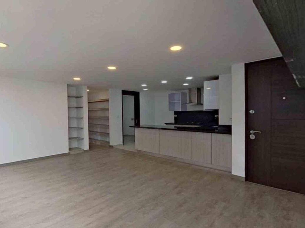 Apartamento de 2 alcobas en venta en La Castellana, Bogotá, 61 m² · foto 3 de 14