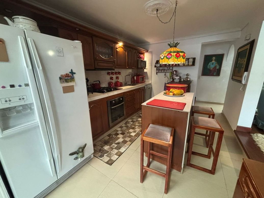Casa de 5 alcobas en venta en San José De Bavaria, Bogotá, 200 m² · foto 9 de 20