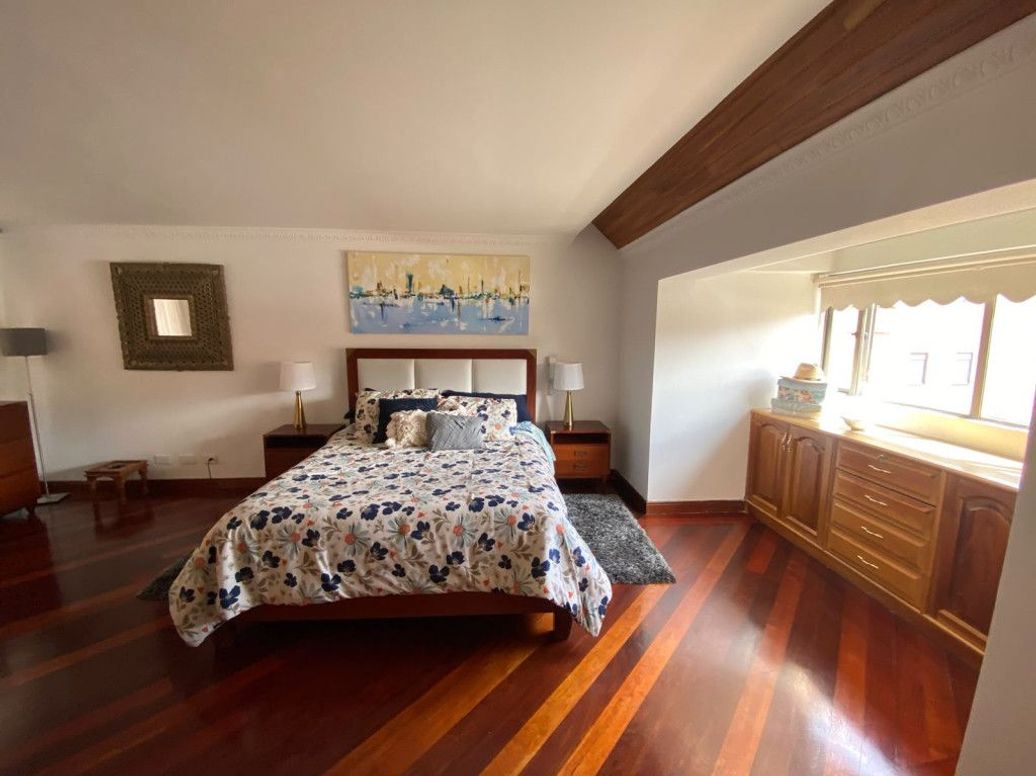Apartamento de 4 alcobas en venta en Santa Barbara Occidental, Bogotá, 315 m² · foto 12 de 19