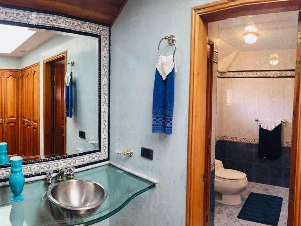 Apartamento de 4 alcobas en venta en Santa Barbara Occidental, Bogotá, 315 m² · foto 13 de 19