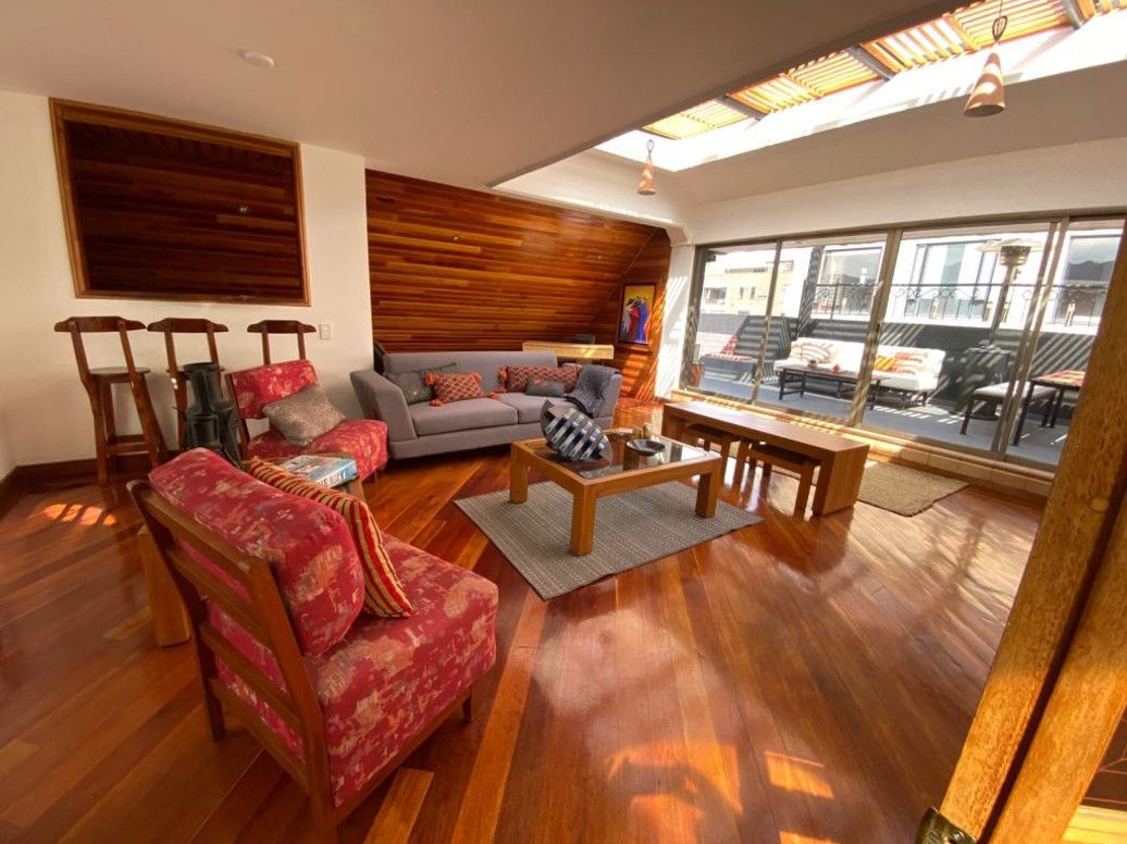 Apartamento de 4 alcobas en venta en Santa Barbara Occidental, Bogotá, 315 m² · foto 17 de 19