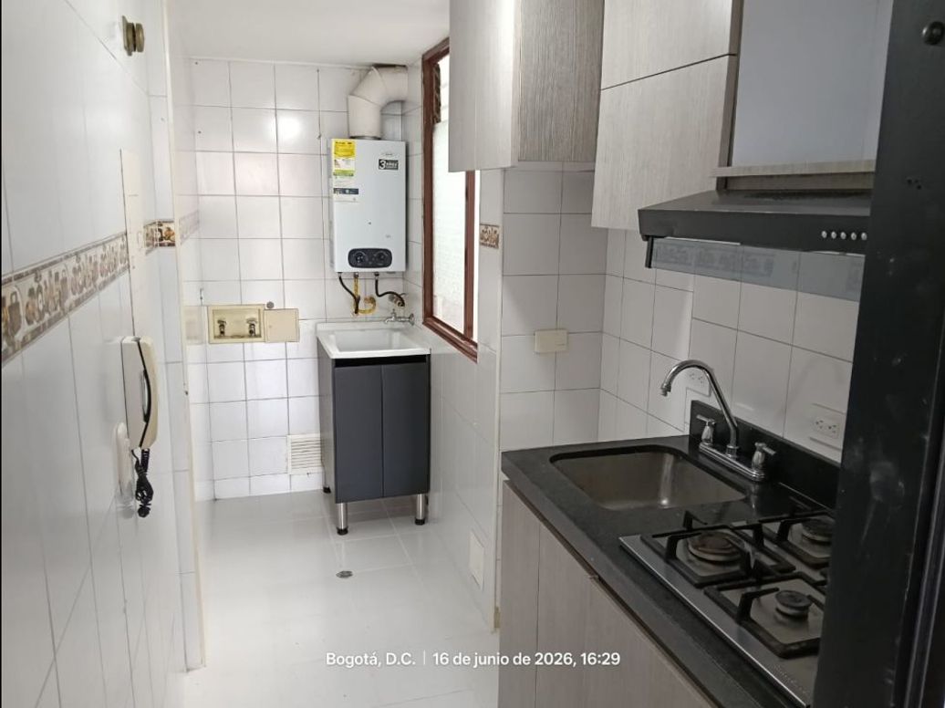 Apartamento de 3 alcobas en venta en Suba, Bogotá, 66 m² · foto 2 de 17