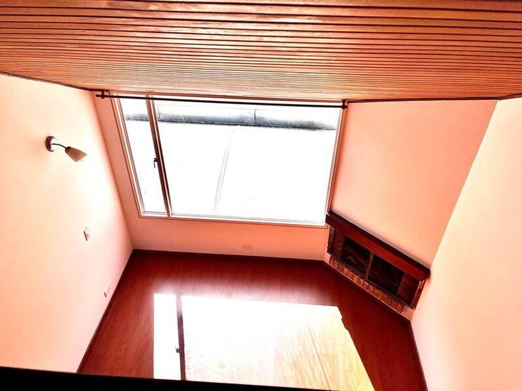 Apartamento de 2 alcobas en venta en Cedro Salazar, Bogotá, 64 m² · foto 4 de 14
