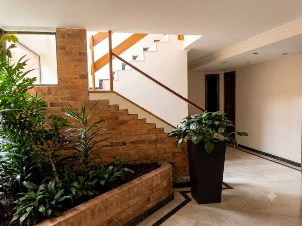 Apartamento de 3 alcobas en venta en Santa Bibiana, Bogotá, 183 m² · foto 2 de 18
