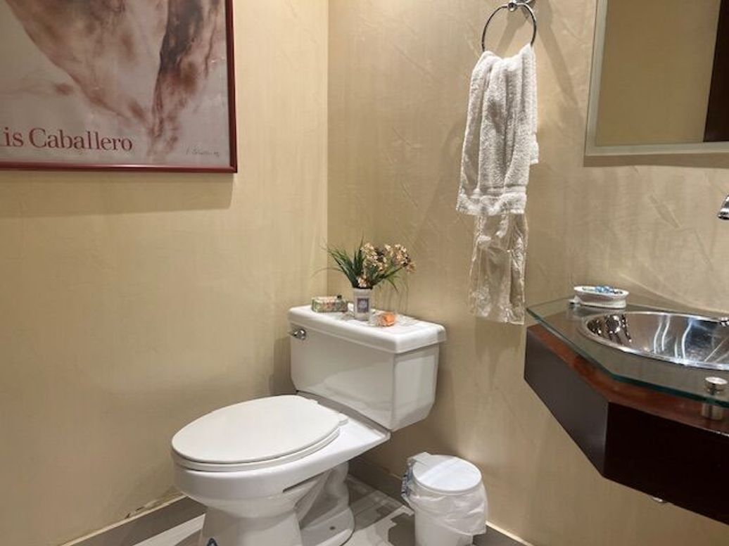 Apartamento de 3 alcobas en venta en Santa Barbara Occidental, Bogotá, 161 m² · foto 4 de 16