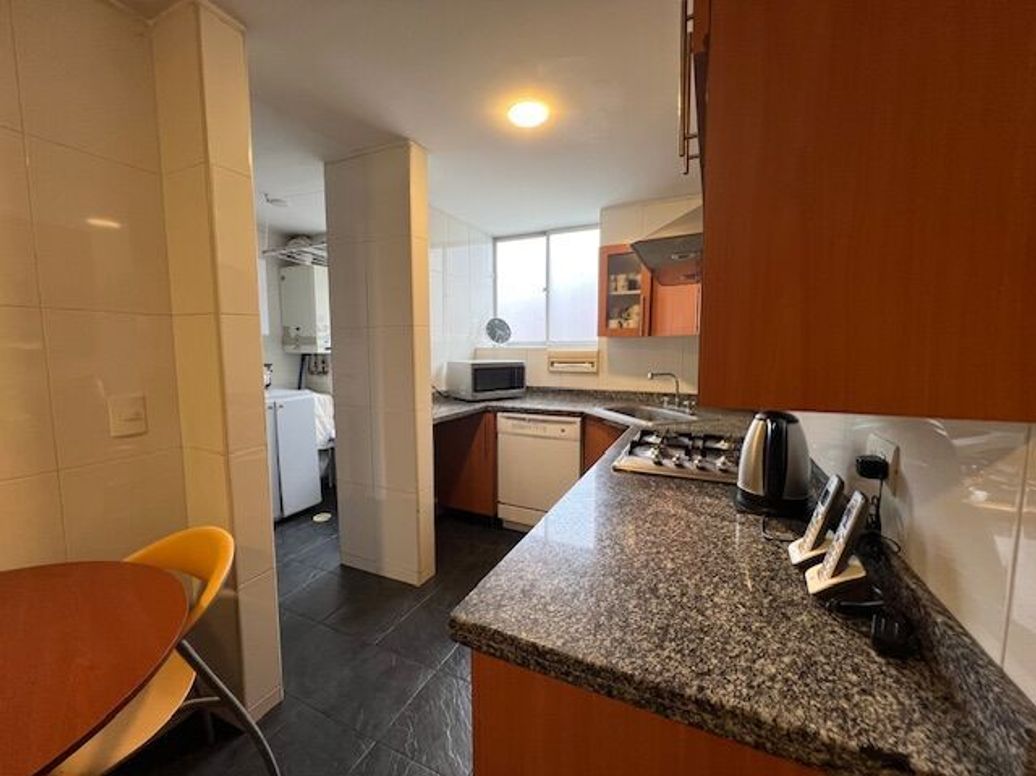 Apartamento de 3 alcobas en venta en Santa Barbara Occidental, Bogotá, 161 m² · foto 6 de 16