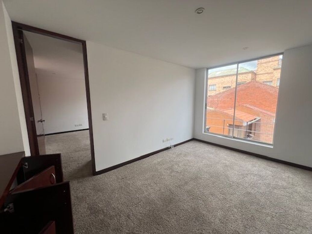 Apartamento de 3 alcobas en venta en Santa Barbara Occidental, Bogotá, 161 m² · foto 10 de 16