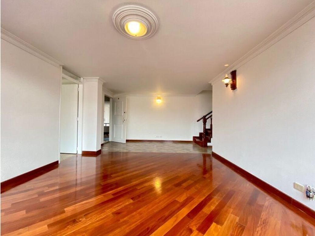 Apartamento de 3 alcobas en venta en Ub. Cordoba, Bogotá, 114 m² · foto 2 de 20