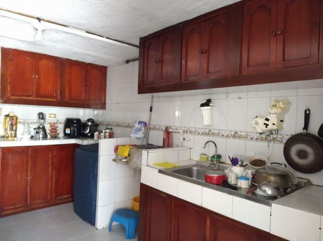 Casa de 13 alcobas en venta en Timiza, Bogotá, 276 m² · foto 11 de 20