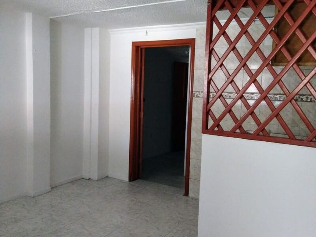 Casa de 13 alcobas en venta en Timiza, Bogotá, 276 m² · foto 2 de 20
