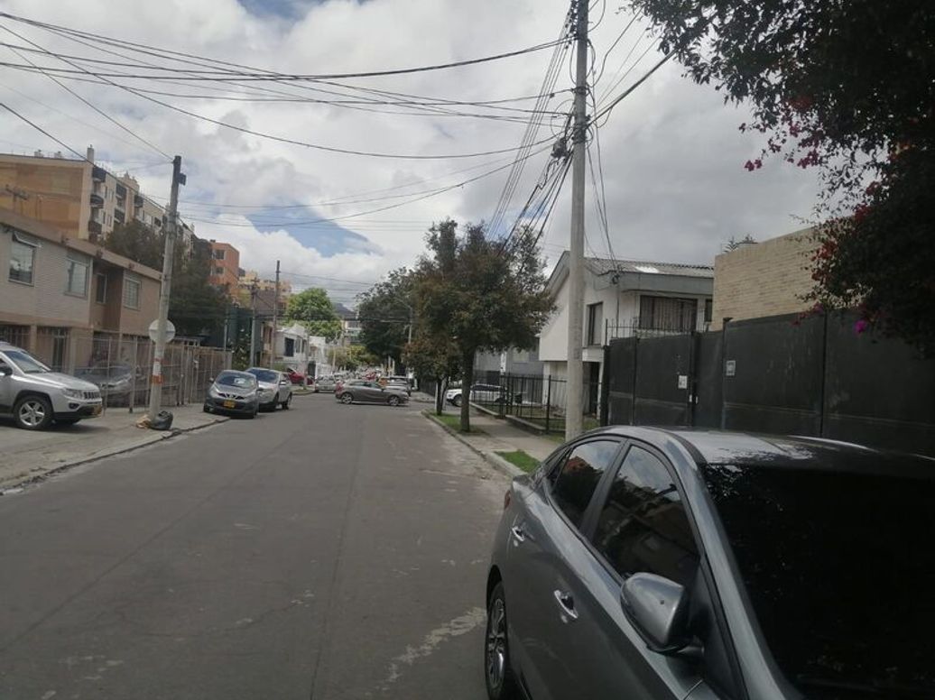 Casa de 3 alcobas en venta en Bella Suiza, Bogotá, 283 m² · foto 3 de 16