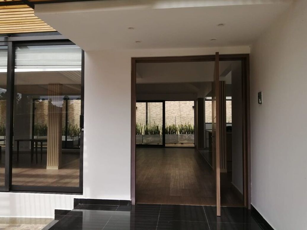 Casa de 4 alcobas en venta en Viveros, Bogotá, 440 m² · foto 2 de 20