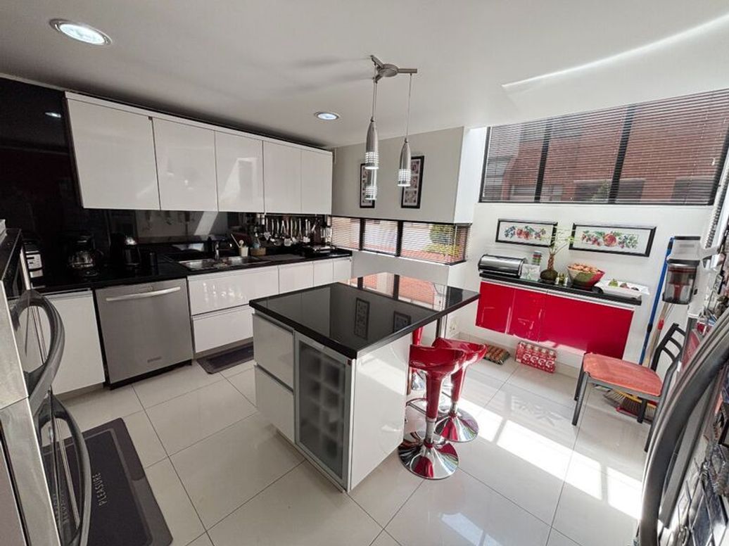Casa de 4 alcobas en venta en A.S.D., Bogotá, 284 m² · foto 4 de 20