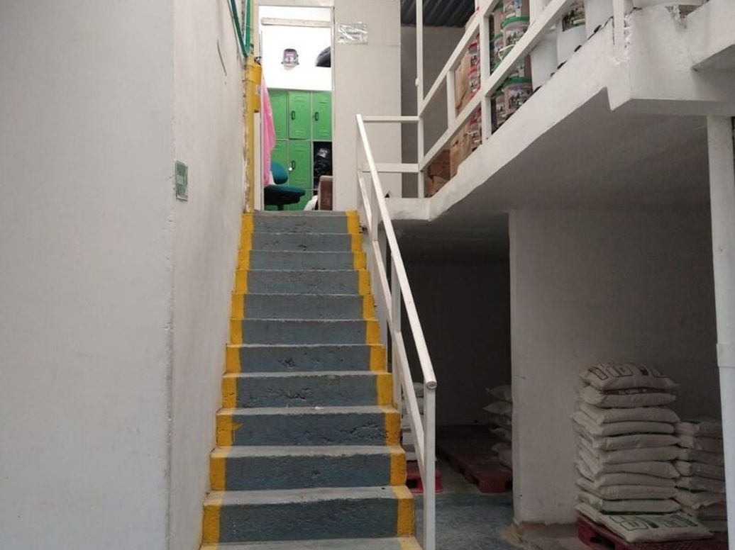 Casa de 13 alcobas en venta en Tunjuelito, Bogotá, 312 m² · foto 3 de 10