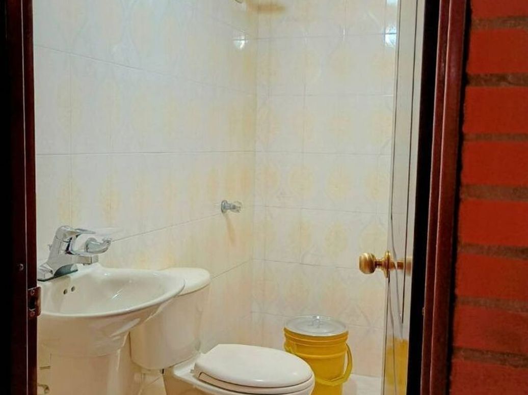 Casa de 5 alcobas en venta en Ub. Catalina, Bogotá, 180 m² · foto 11 de 13