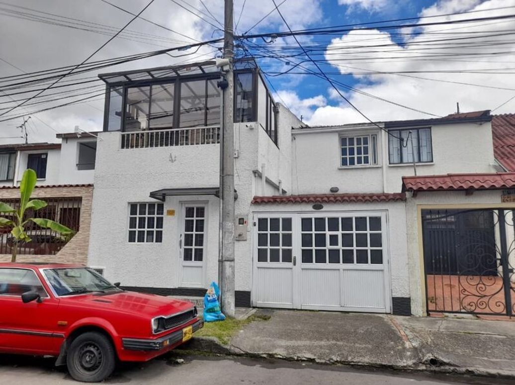 Casa de 3 alcobas en venta en Villa Luz, Bogotá, 156 m² · foto 2 de 19