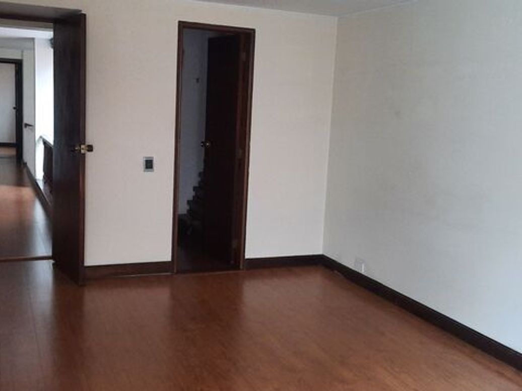 Apartamento de 3 alcobas en venta en Chico, Bogotá, 270 m² · foto 5 de 10