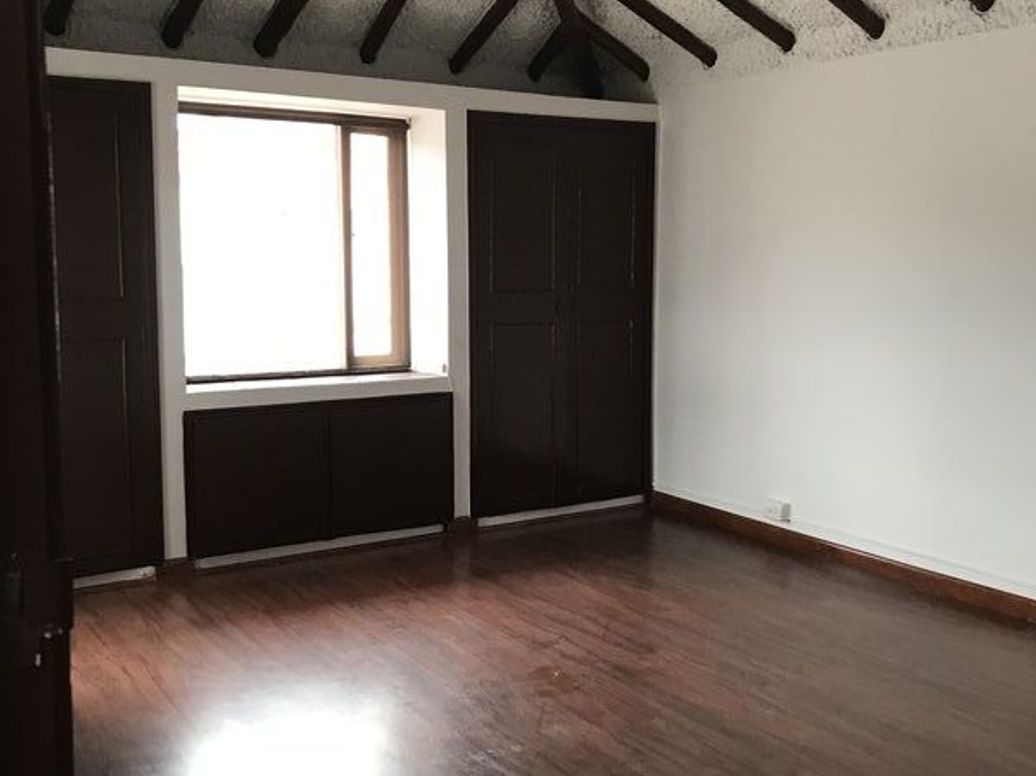 Casa de 4 alcobas en venta en Santa Ana Occidental, Bogotá, 240 m² · foto 10 de 15