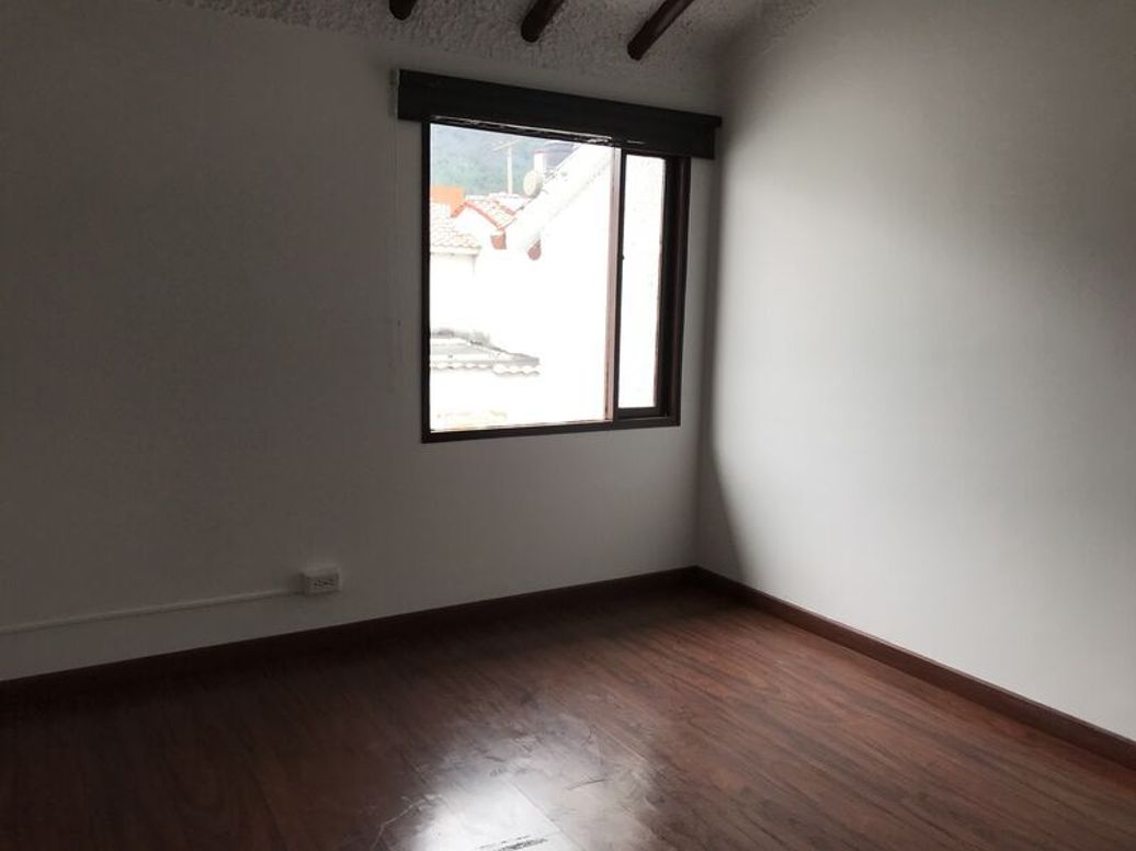 Casa de 4 alcobas en venta en Santa Ana Occidental, Bogotá, 240 m² · foto 13 de 15