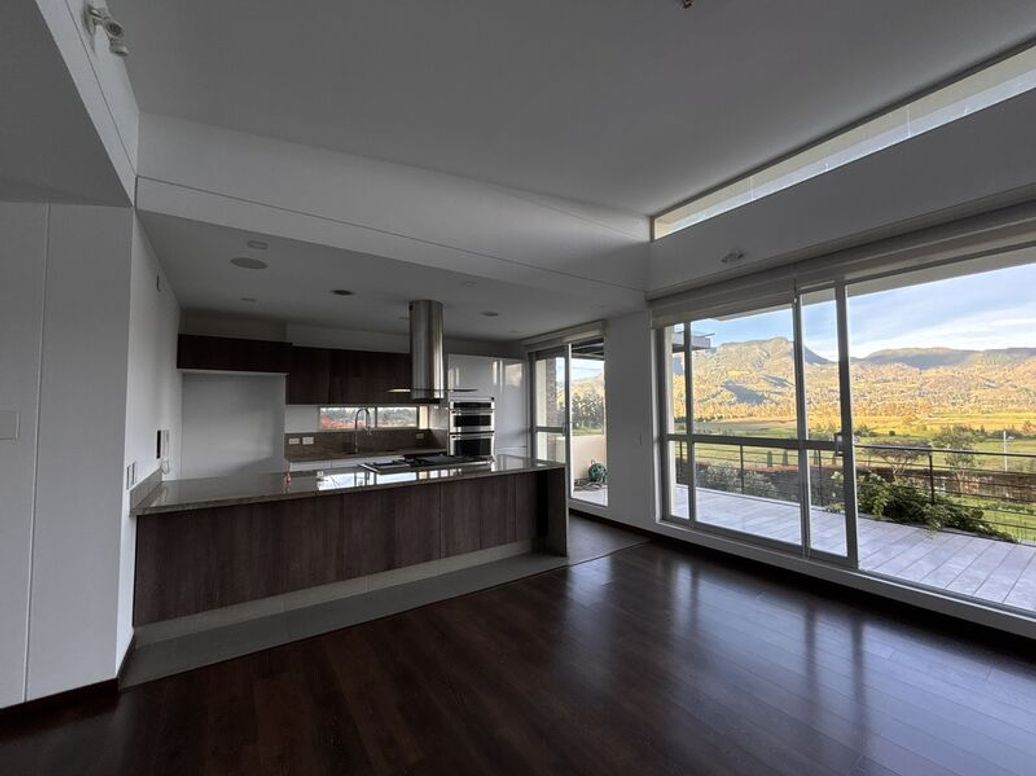 Casa de 4 alcobas en venta en A.S.D., Bogotá · foto 2 de 19