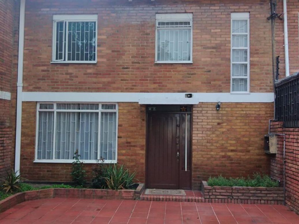 Casa de 5 alcobas en venta en Rafael Núñez, Bogotá, 194 m² · foto 2 de 20