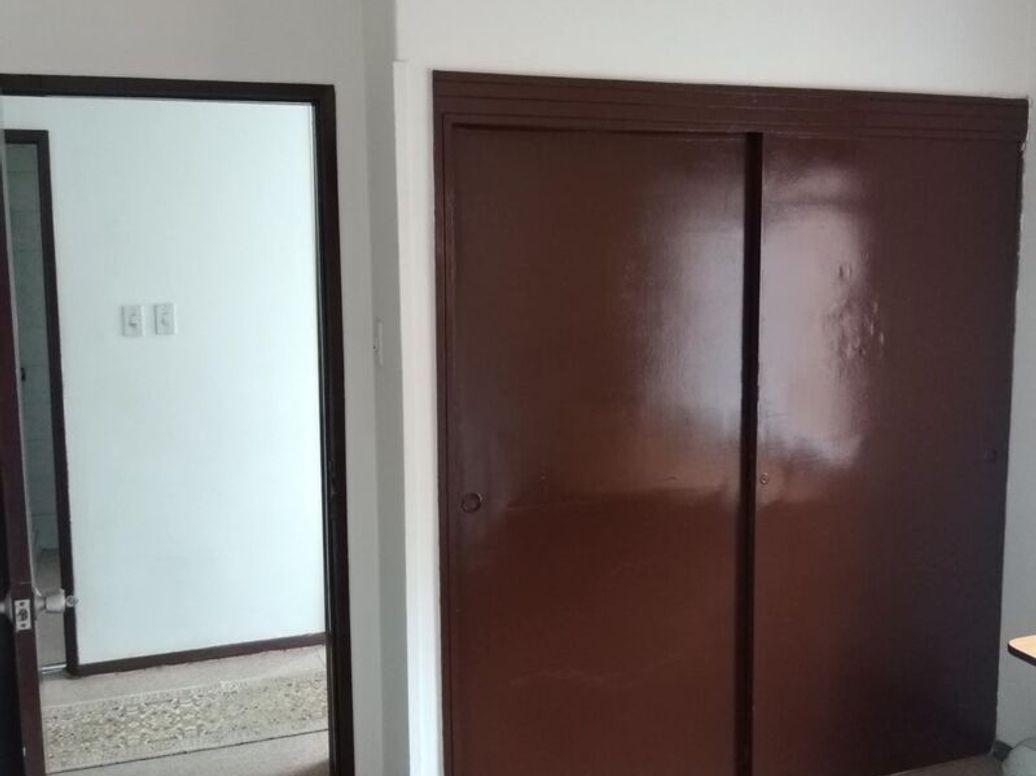 Casa de 5 alcobas en venta en Rafael Núñez, Bogotá, 194 m² · foto 19 de 20