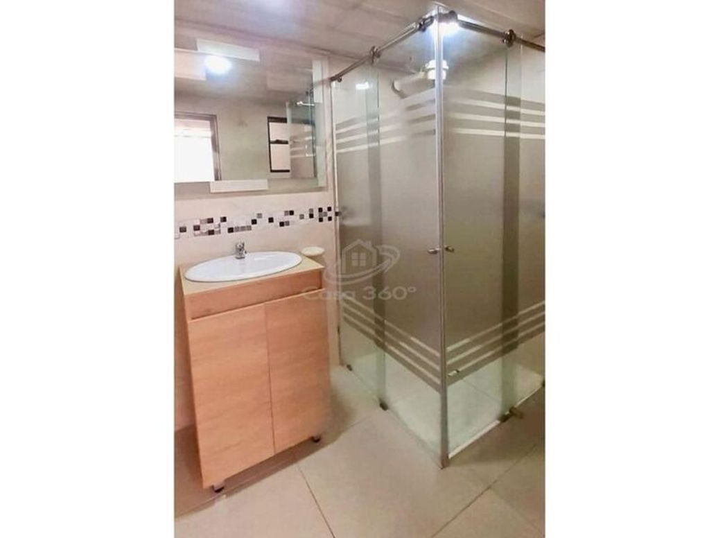 Casa de 5 alcobas en venta en Álamos Norte, Bogotá, 124 m² · foto 5 de 11