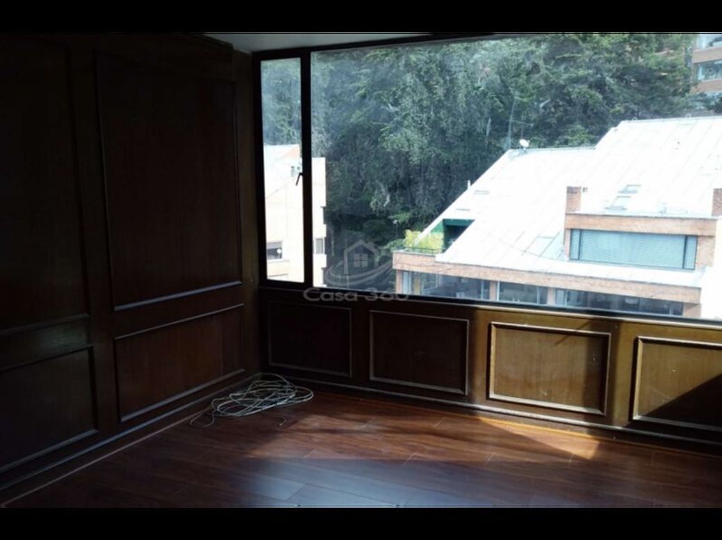 Apartamento de 4 alcobas en venta en El Refugio, Bogotá, 168 m² · foto 2 de 6